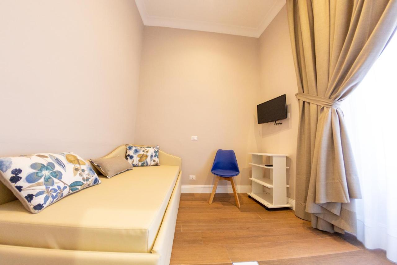Suite Cuorenapoletano Nápoles Exterior foto